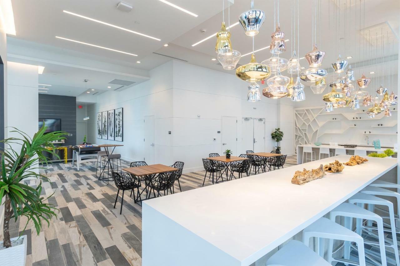 Bluebird Suites Downtown/Brickell Доръл Екстериор снимка